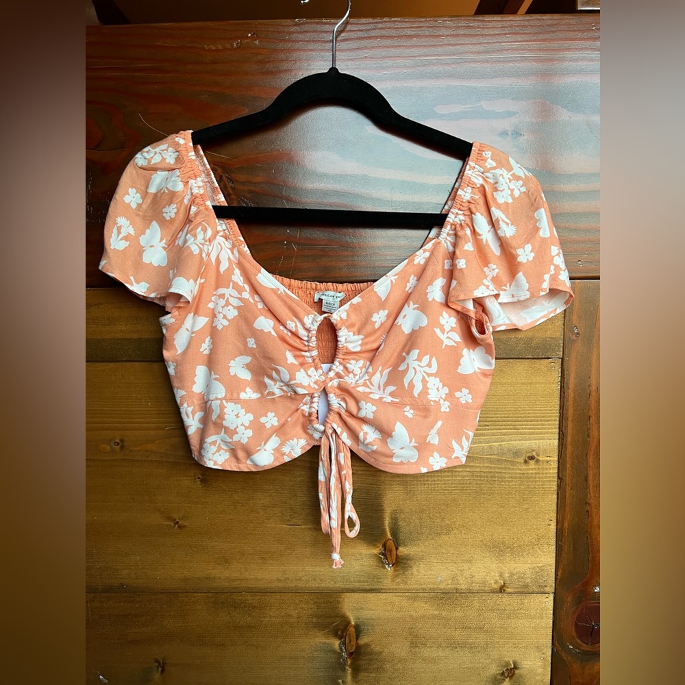 NWT American Eagle Cut-Out Flutter Sleeve Blouse